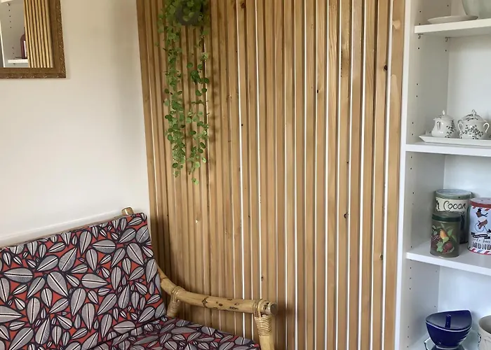 Petit Nid Pour Oiseaux De Passage * Cayriech