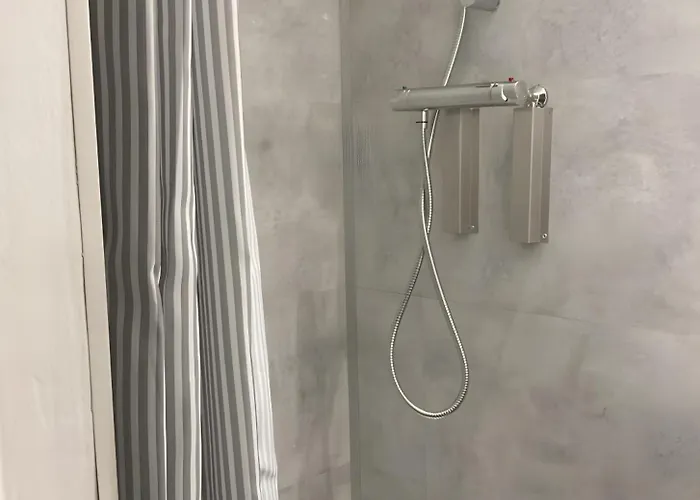 Petit Nid Pour Oiseaux De Passage * Cayriech