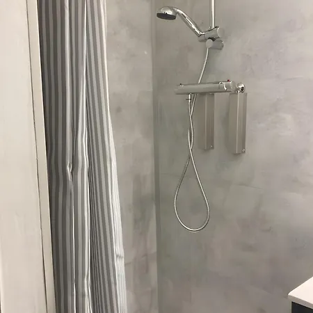 Petit Nid Pour Oiseaux De Passage * Cayriech