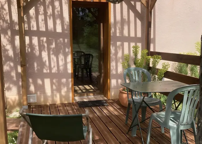 Апартаменты Petit Nid Pour Oiseaux De Passage *